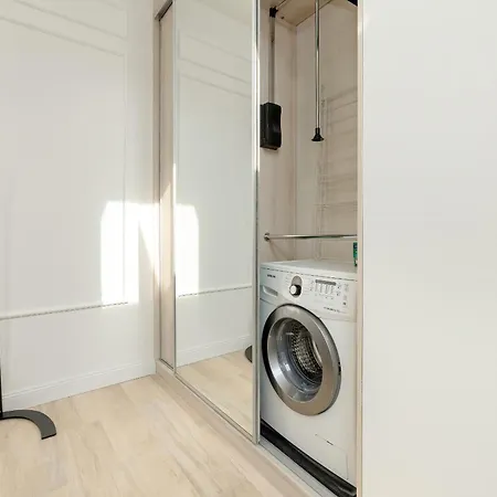 Minimalist Bright Kopernika Near Old Town In By Renters Apartment Posen