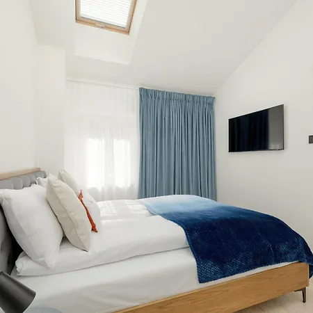 Minimalist Bright Kopernika Near Old Town In By Renters Apartment