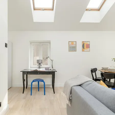 Minimalist Bright Kopernika Near Old Town In By Renters Apartment *