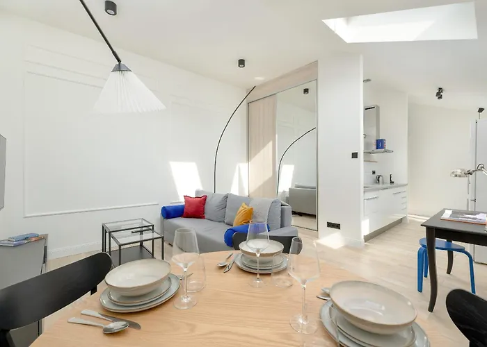 Apartment Minimalist Bright Kopernika Near Old Town In By Renters *