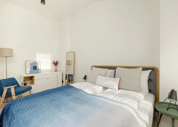 Minimalist Bright Kopernika Near Old Town In By Renters Apartment *