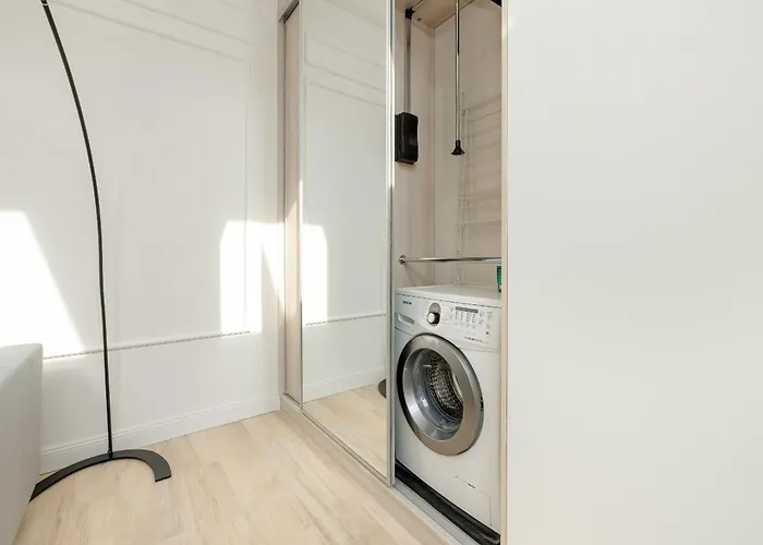 Minimalist Bright Kopernika Near Old Town In By Renters Lejlighed Poznań