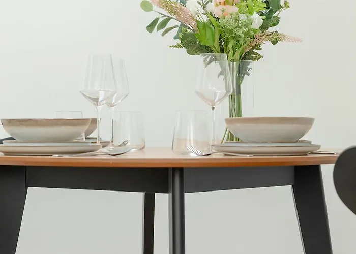 Minimalist Bright Kopernika Near Old Town In By Renters * Poznan